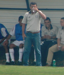 Ricardo Oliveira pede água