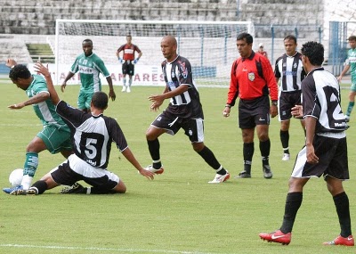 CEC 2 x 2 Gama em 2008, no antigo Mané Garrincha. Alexandre Andrade apitou.
