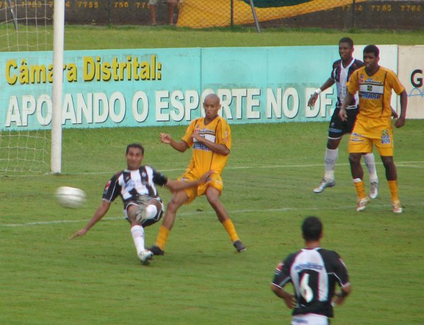 Março de 2006: Brasiliense 2 x 1 CEC. 
