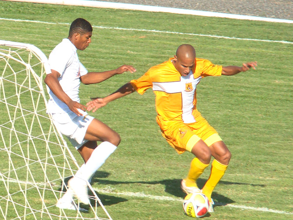1o de Maio de 2010 - Badhuga foi imprescindível na final