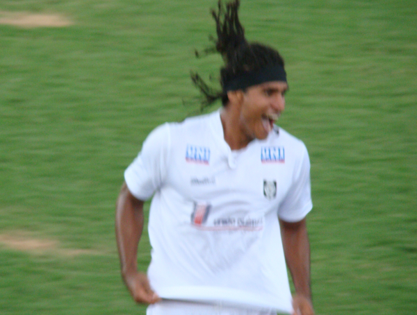 Daniel comemora gol contra a Ceilandense em 2010
