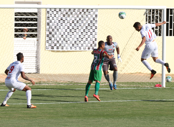 O Ceilândia teve apenas uma chance clara de gol: no segundo tempo, com Filipe Cirne, que perdeu