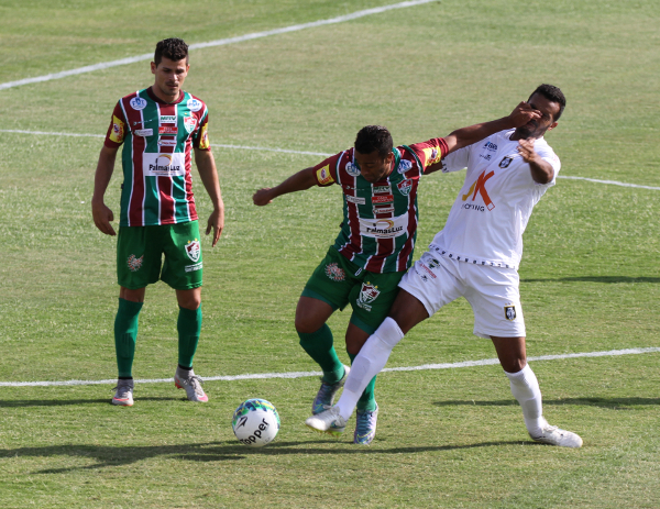 Fluminense-BA jogou com a bola: o Ceilândia saiu nocauteado