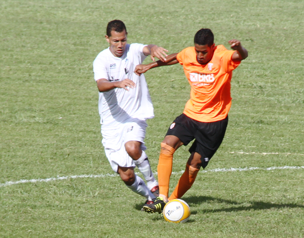 Alcione estreou pelo Ceilândia em fevereiro de 2012: vitória por 2 x 0 sobre o Legião