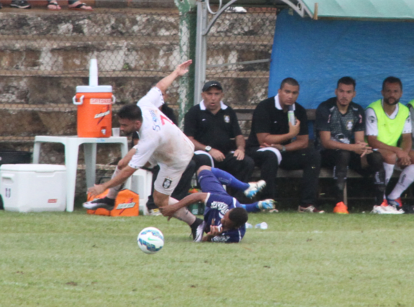 Filipe Cirne é esperança alvinegra para vencer o forte sistema defensivo do Paracatu