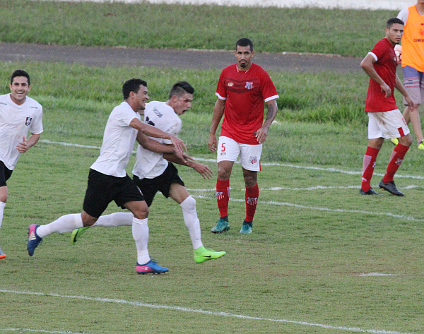 Romarinho fez o segundo gol do Ceilândia, o 17o do ano.