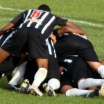 Andrezinho debaixo da pilha: golaço contra o Botafogo