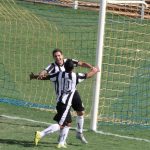 Formiga comemora seu primeiro gol com Allanzinho